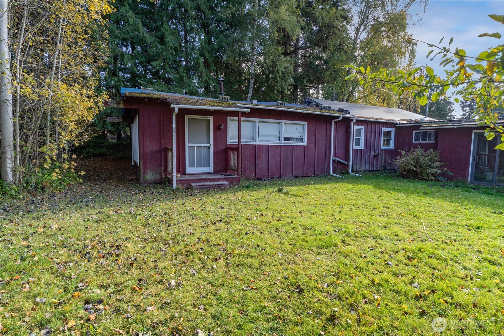 781 Irondale Road Port Hadlock, WA 98339 - Photo 6 of 25 a view of a back yard of the house