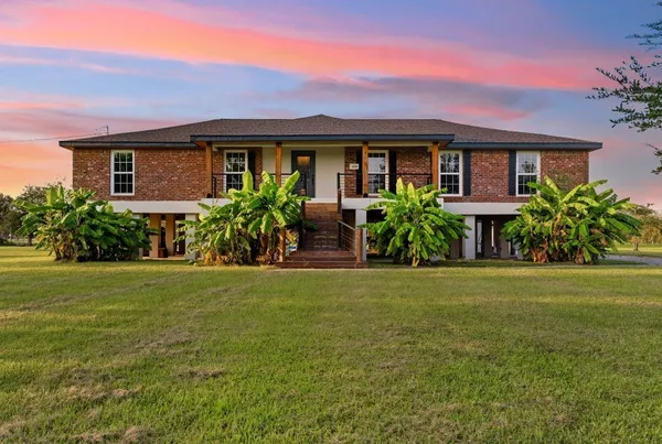 $440,000 | 119 Country Lane, Lake Charles, LA 70607