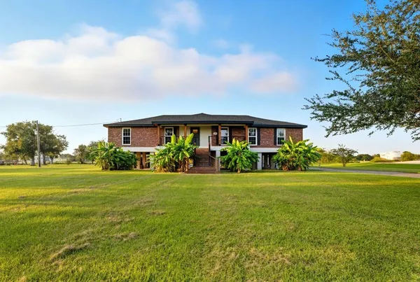 $440,000 | 119 Country Lane, Lake Charles, LA 70607