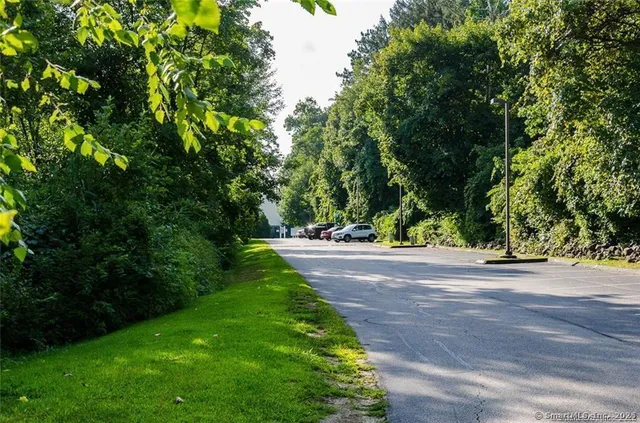 $245,000 | 527 West Thames Street, Unit 27, Norwich, CT 06360