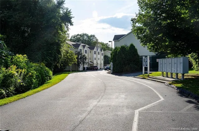 $245,000 | 527 West Thames Street, Unit 27, Norwich, CT 06360