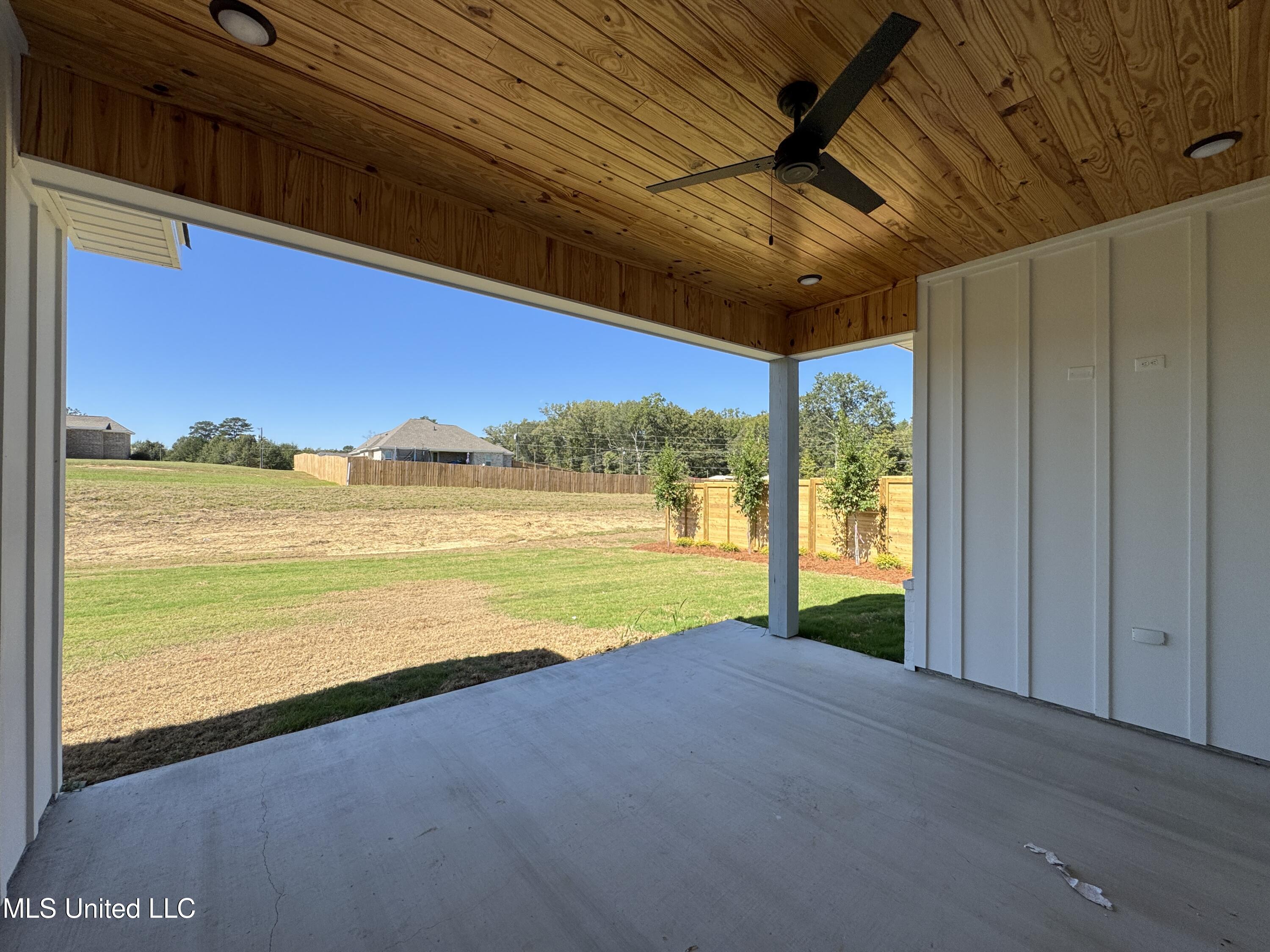 404 Lennon Lane Brandon, MS 39047 - Photo 39 of 43 Photo Oct 12 2025, 12 31 40 PM