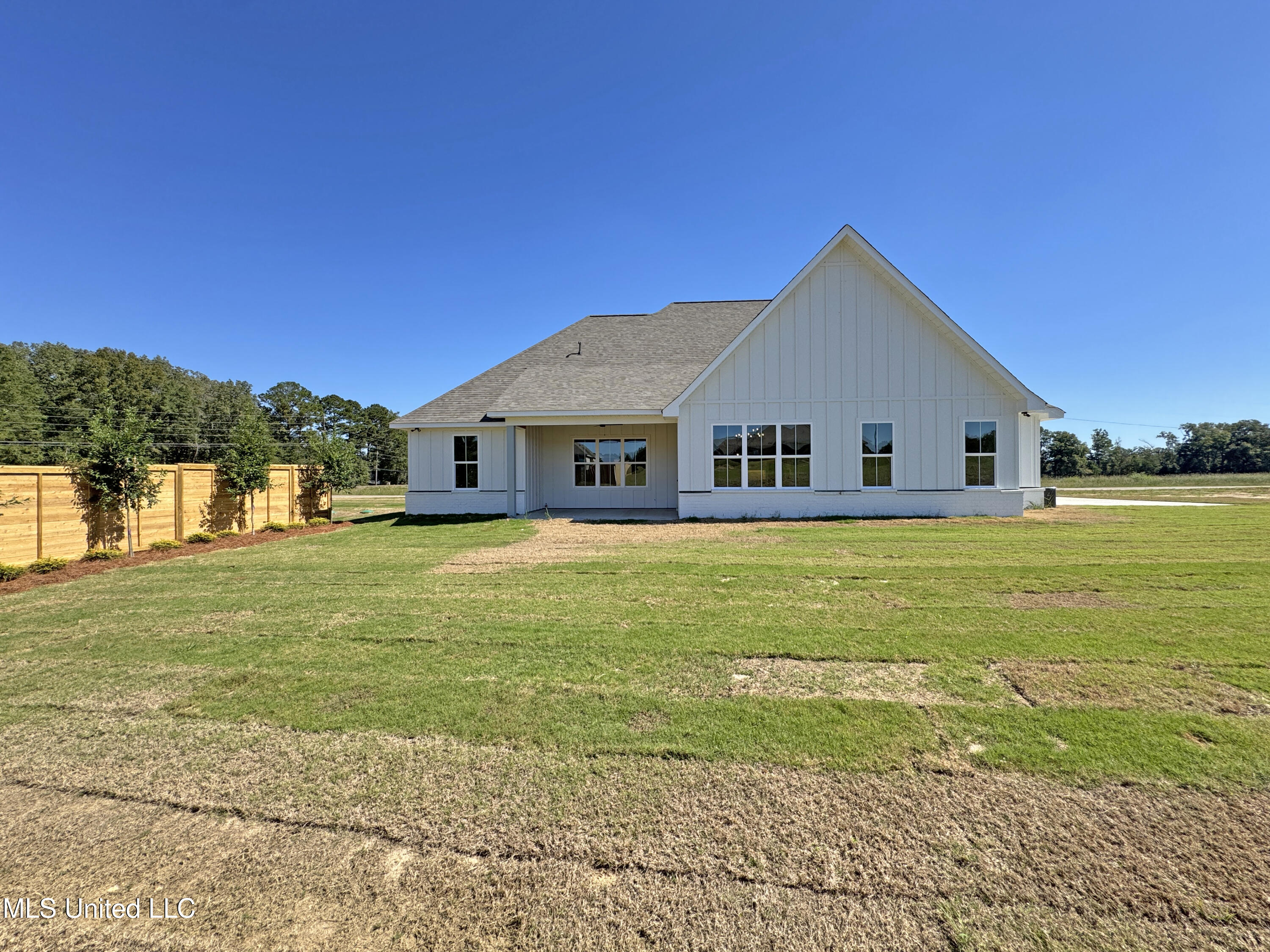 404 Lennon Lane Brandon, MS 39047 - Photo 41 of 43 Photo Oct 12 2025, 12 32 15 PM