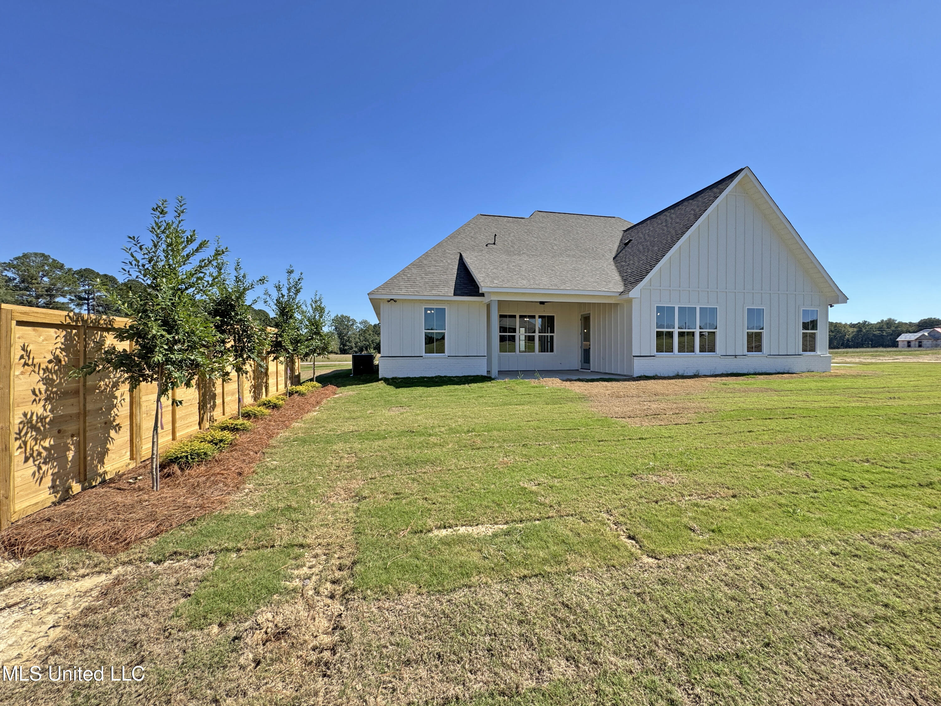 404 Lennon Lane Brandon, MS 39047 - Photo 42 of 43 Photo Oct 12 2025, 12 32 30 PM