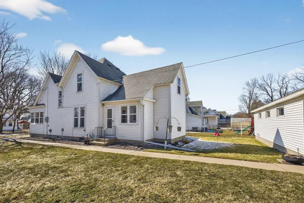 $279,900 | 815 East Center Street, Rochester, MN 55904