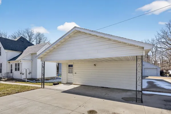 $279,900 | 815 East Center Street, Rochester, MN 55904