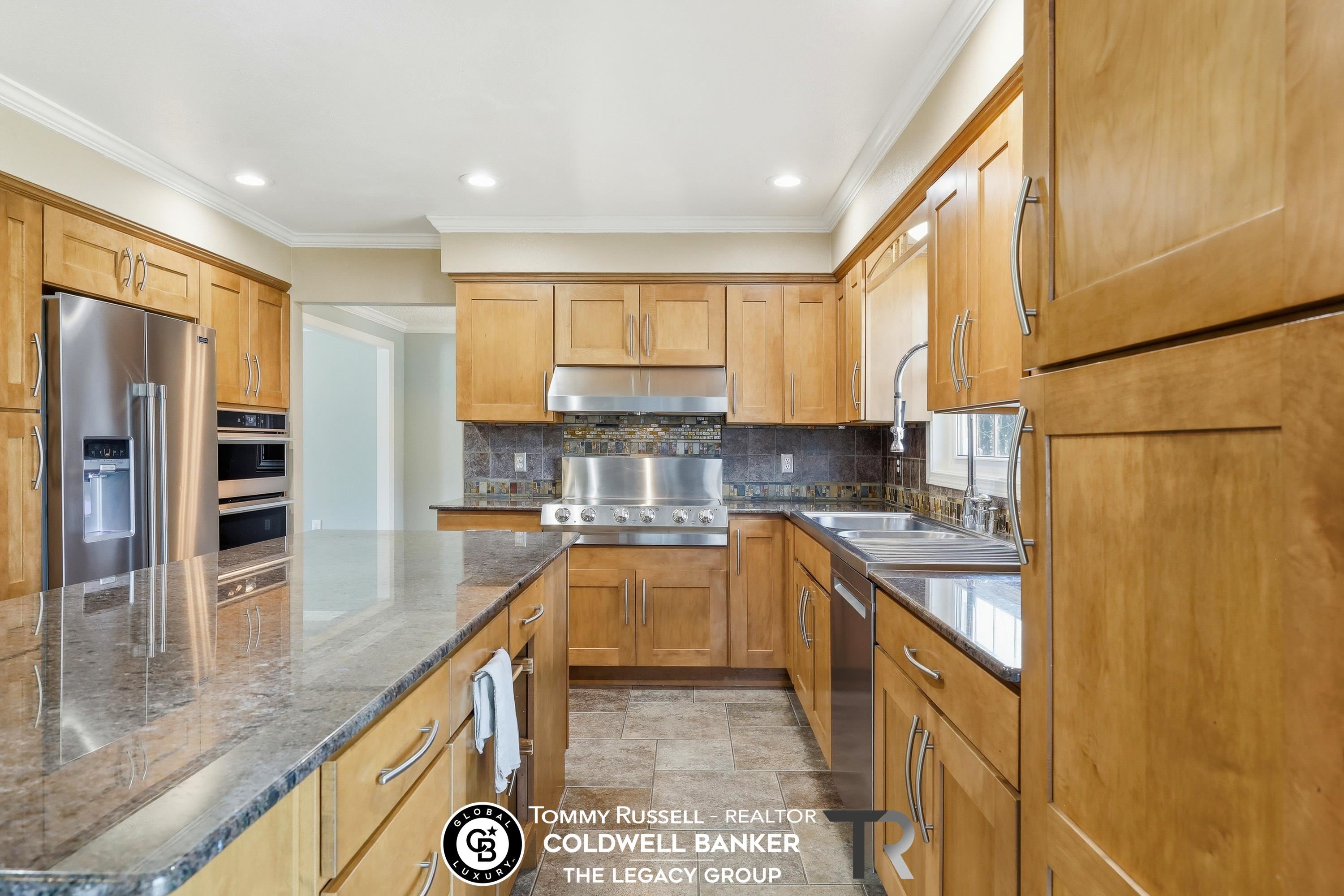 3920 Eagle Drive Casper, WY 82604 - Photo 7 of 34