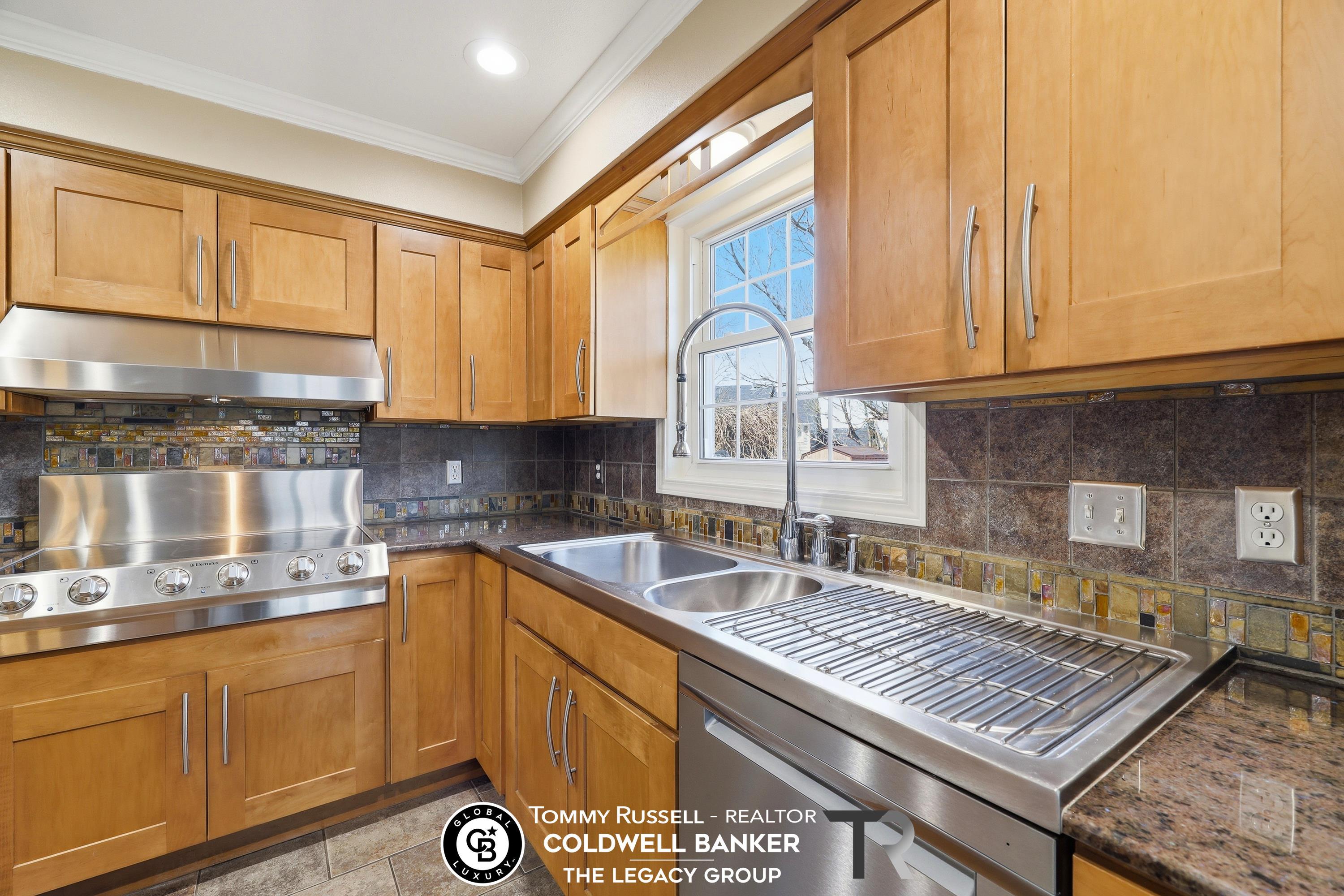 3920 Eagle Drive Casper, WY 82604 - Photo 8 of 34