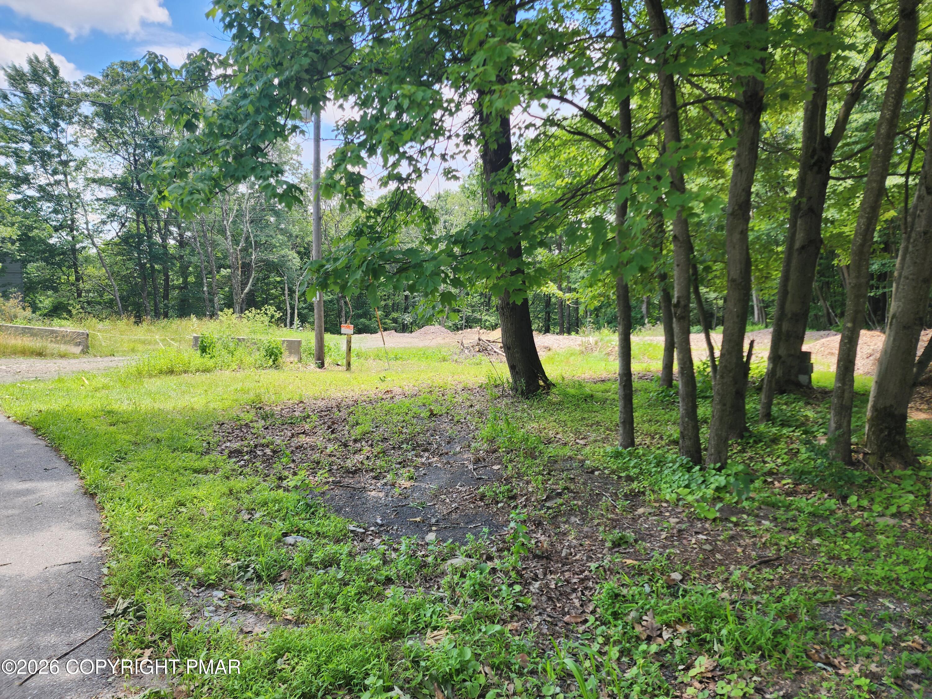 17 Laurel Lane Mount Pocono, PA 18344 - Photo 2 of 13 20240626_130228