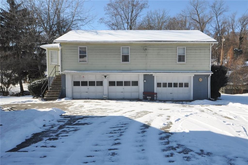 24 Oak Spring Road Washington, PA 15301 - Photo 18 of 25 3 Car Garage w/ 3 BR, 1 Bath Apartment above.