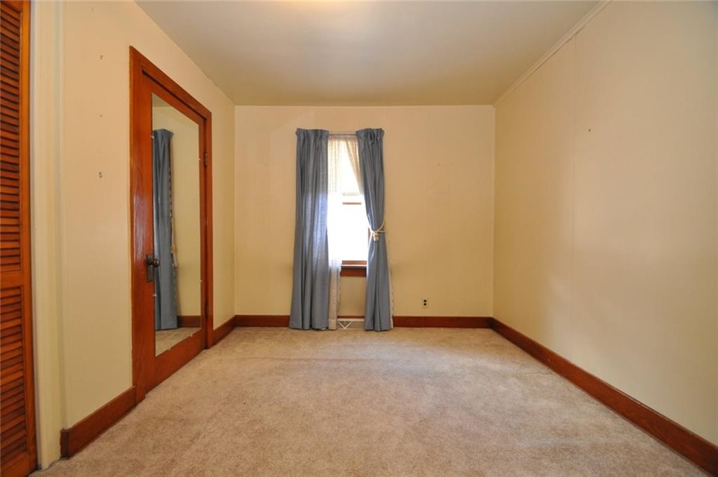 24 Oak Spring Road Washington, PA 15301 - Photo 24 of 25 Apartment - 3rd bedroom