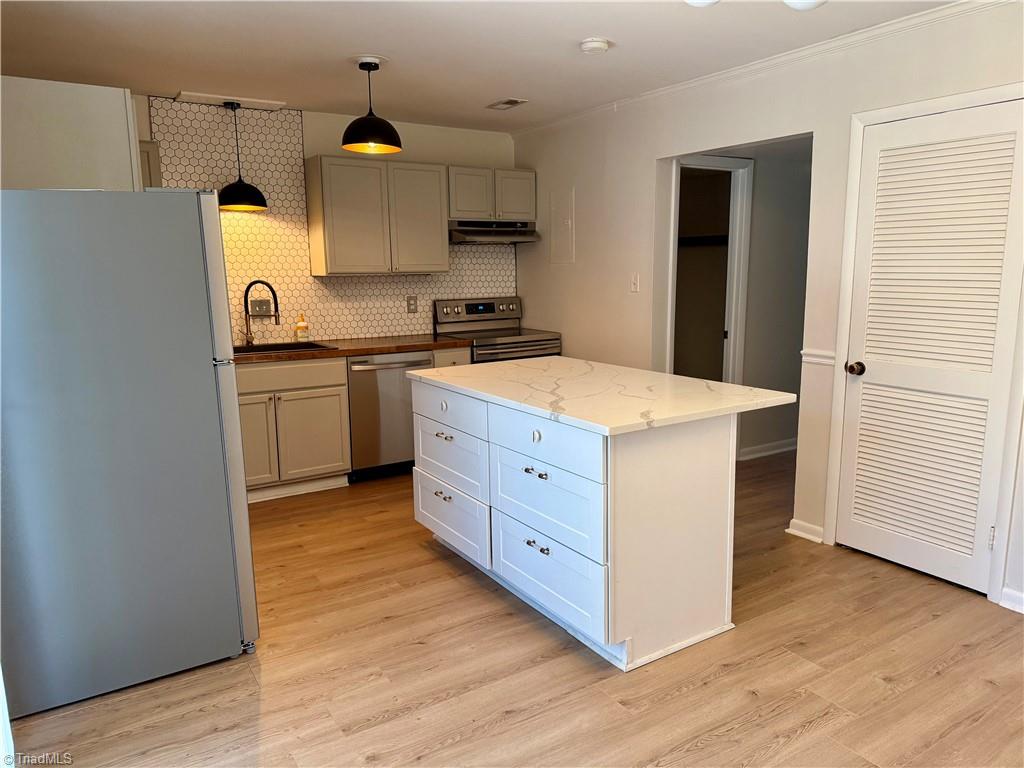 5711 Bramblegate Road, Unit J Greensboro, NC 27409 - Photo 16 of 36 Gallery Image 16