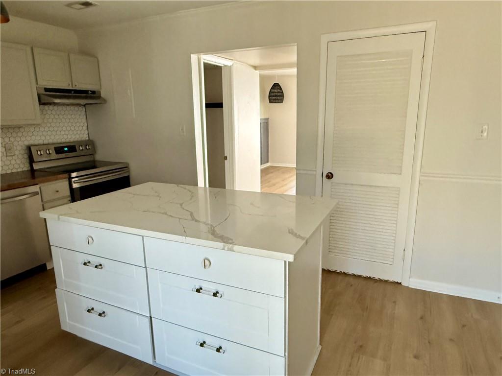 5711 Bramblegate Road, Unit J Greensboro, NC 27409 - Photo 21 of 36 Gallery Image 21