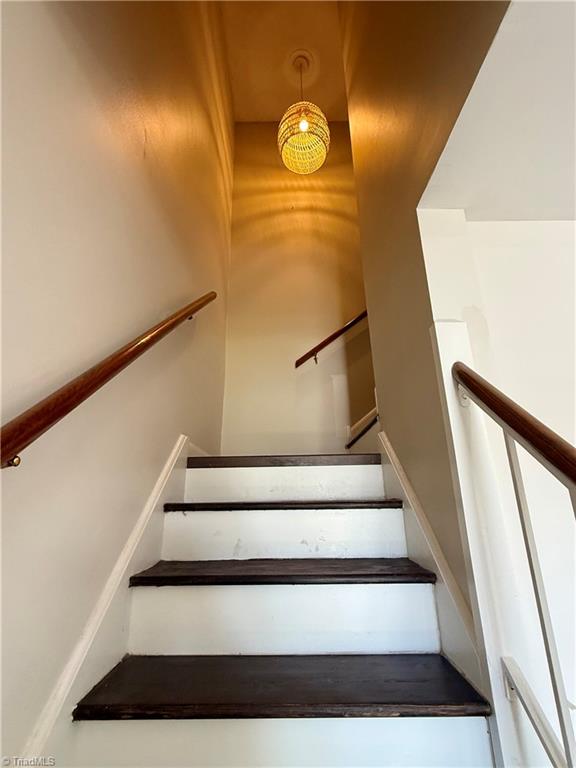 5711 Bramblegate Road, Unit J Greensboro, NC 27409 - Photo 23 of 36 Gallery Image 23