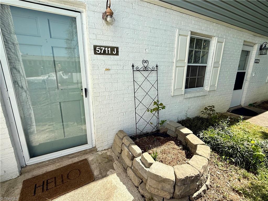 5711 Bramblegate Road, Unit J Greensboro, NC 27409 - Photo 4 of 36 Gallery Image 4