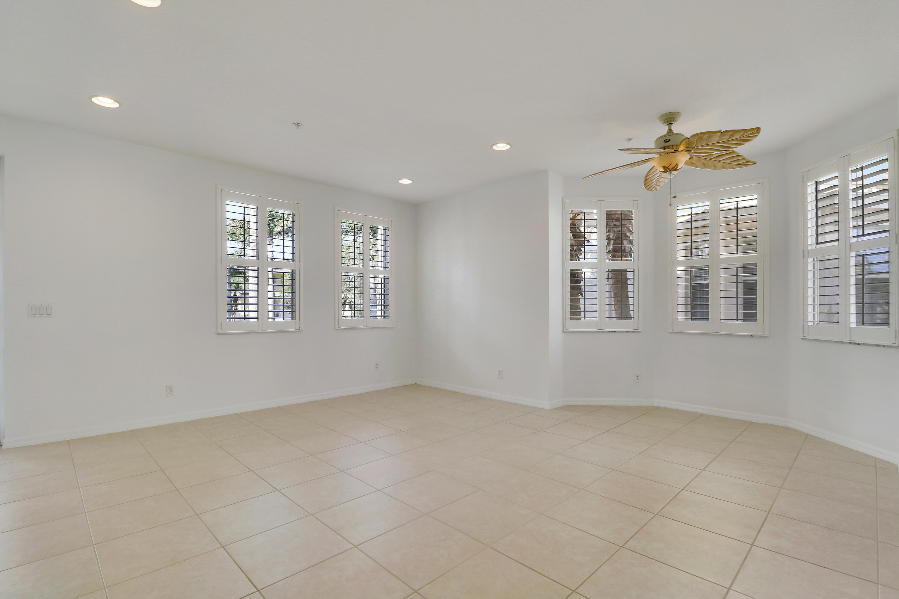 4273 East Main Street Jupiter, FL 33458 - Photo 11 of 37 House-14