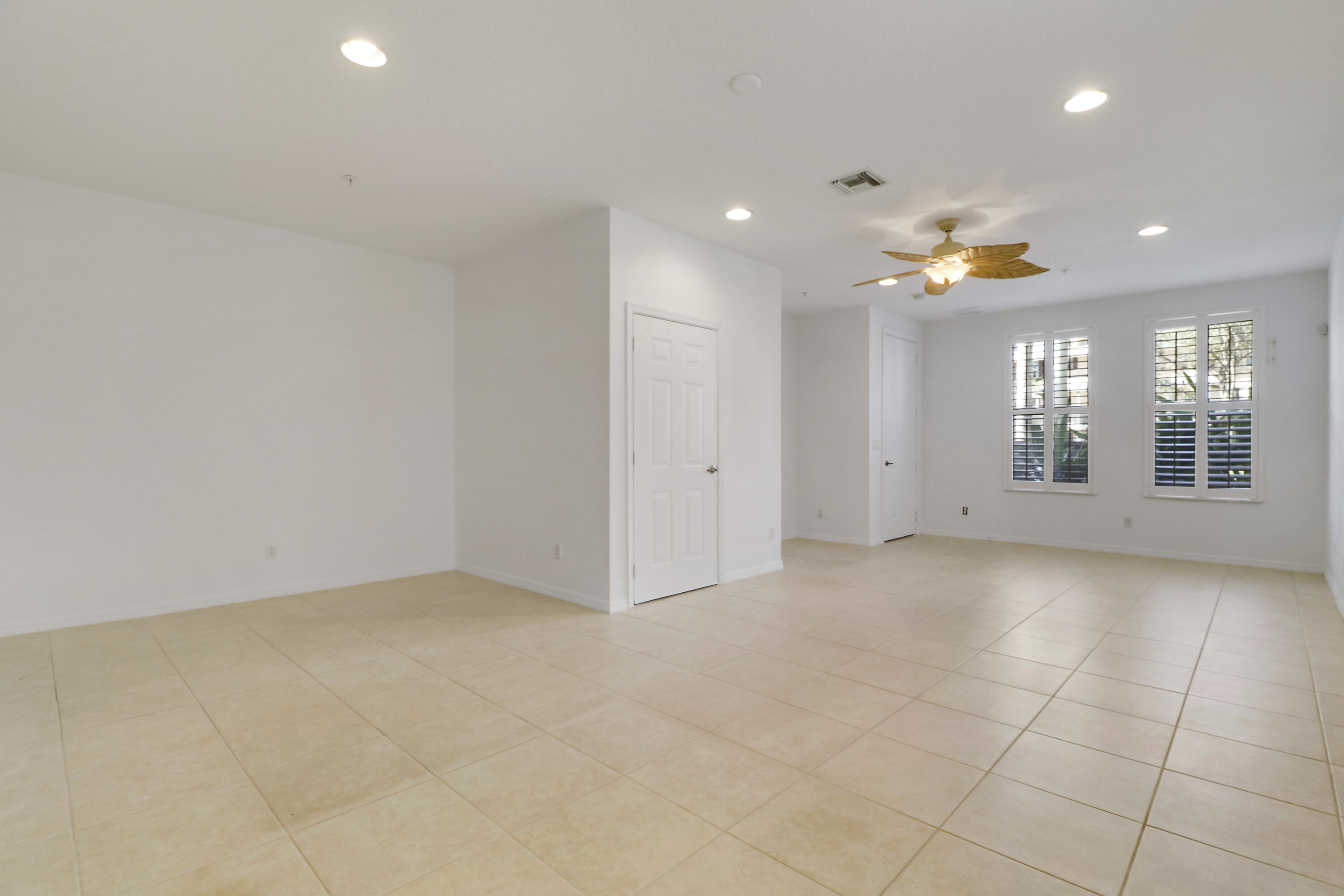 4273 East Main Street Jupiter, FL 33458 - Photo 5 of 37 House-6