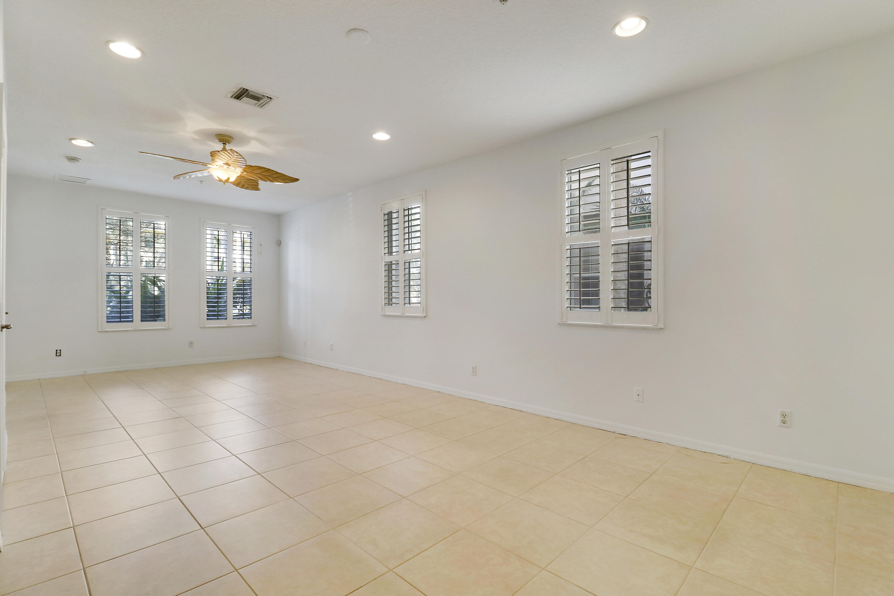 4273 East Main Street Jupiter, FL 33458 - Photo 6 of 37 House-7