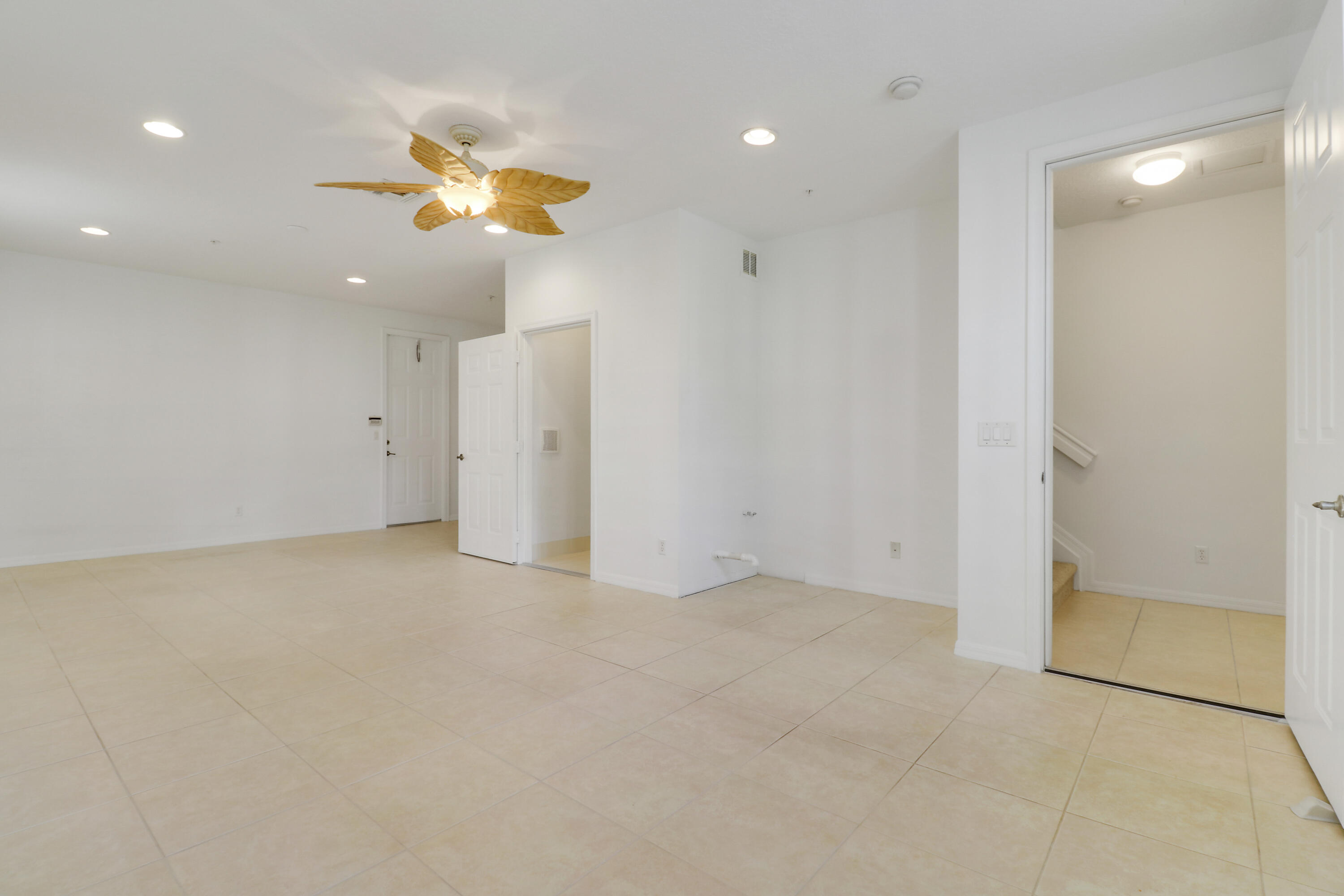 4273 East Main Street Jupiter, FL 33458 - Photo 7 of 37 House-3