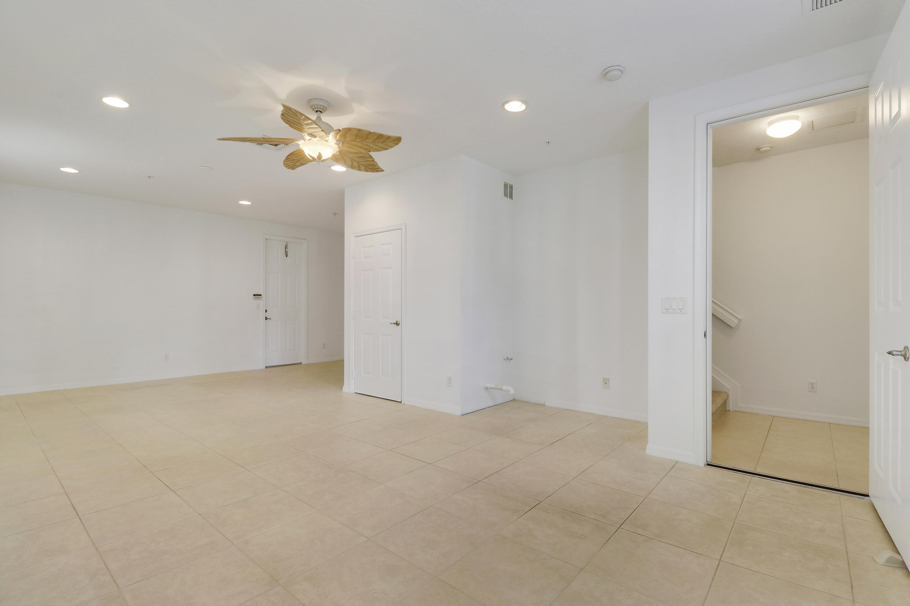 4273 East Main Street Jupiter, FL 33458 - Photo 8 of 37 House-4