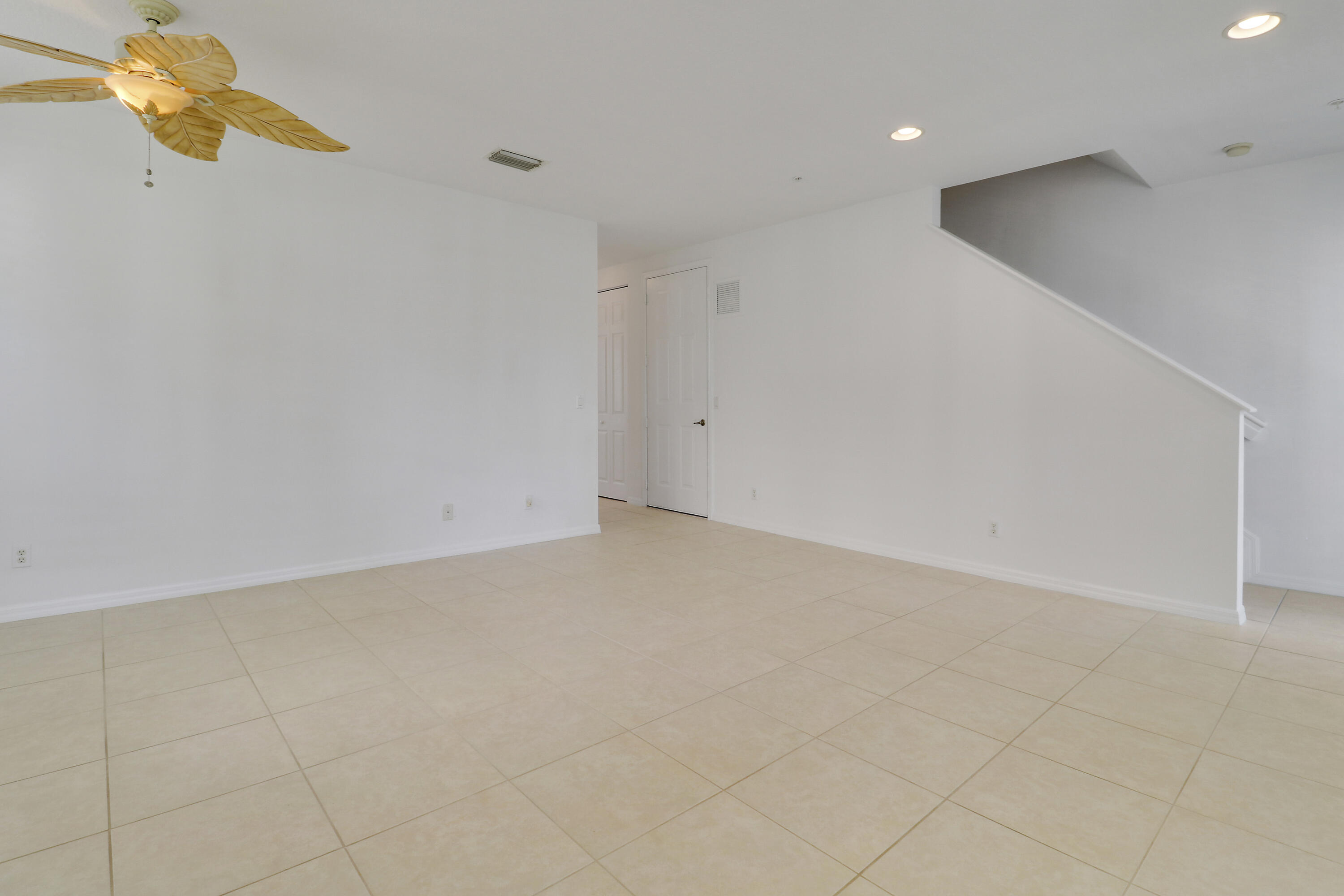 4273 East Main Street Jupiter, FL 33458 - Photo 10 of 37 House-17