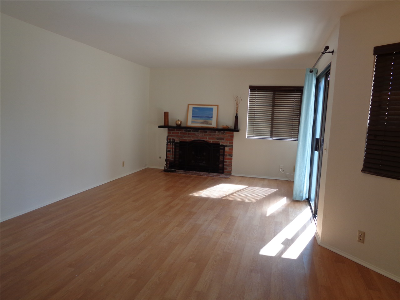 2908 Elm Tree Court Spring Valley, CA 91978 - Photo 4 of 25 Gallery Image 4