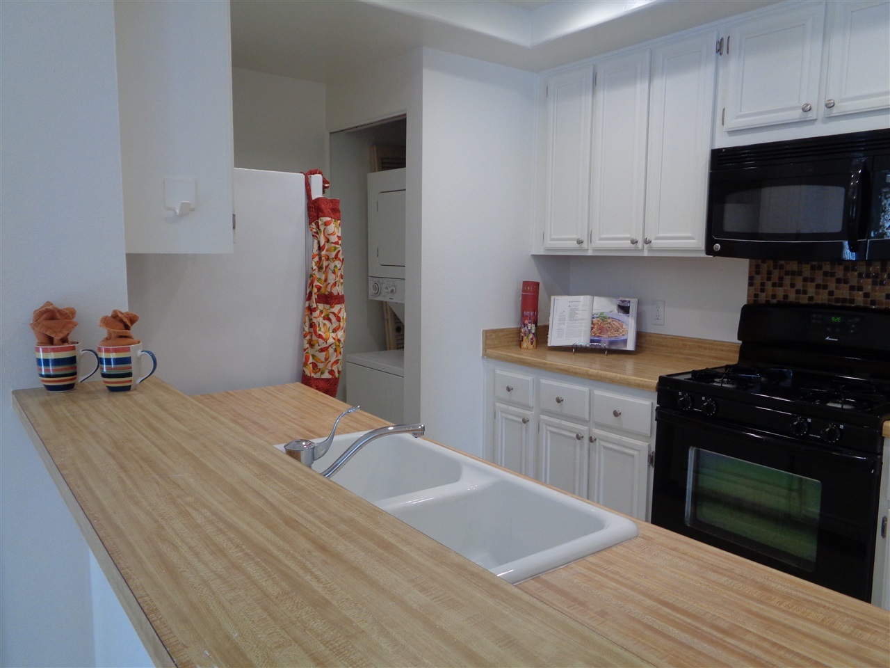 2908 Elm Tree Court Spring Valley, CA 91978 - Photo 10 of 25 Gallery Image 10