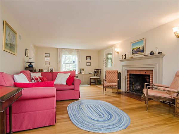 40 Ferncroft Road Newton, MA 02468 - Photo 3 of 24