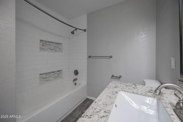 $2,095 | 2232 West Lindner Avenue, Unit 43, Mesa, AZ 85202