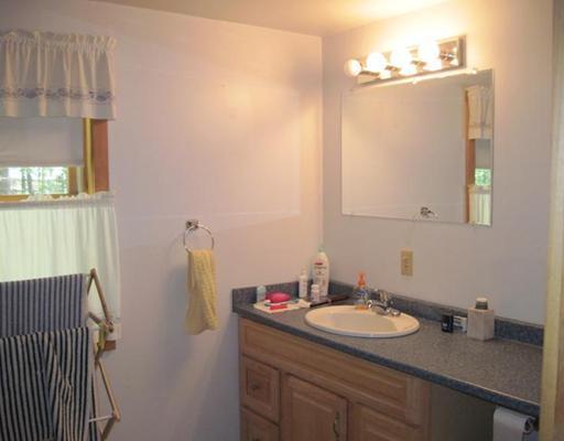 32 Rabbit Way Norway, ME 04268 - Photo 13 of 25 Bathroom.
