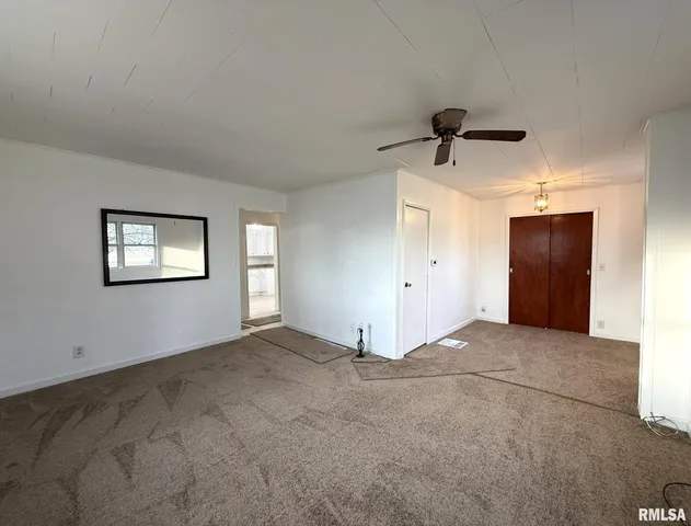 $99,900 | 393 East 5th Street, Woodhull, IL 61490