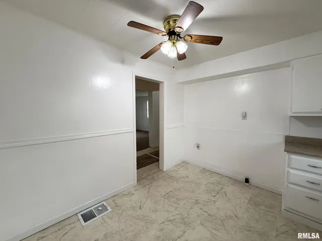 $99,900 | 393 East 5th Street, Woodhull, IL 61490