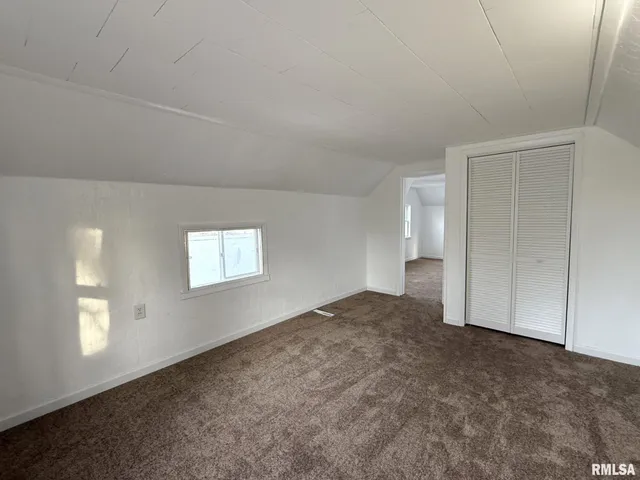 $99,900 | 393 East 5th Street, Woodhull, IL 61490