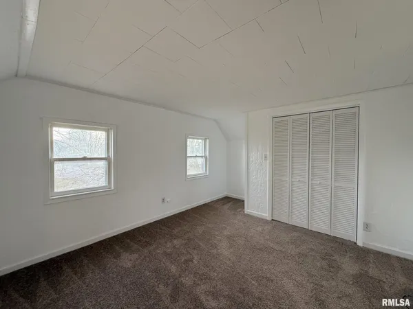 $94,900 | 393 East 5th Street, Woodhull, IL 61490
