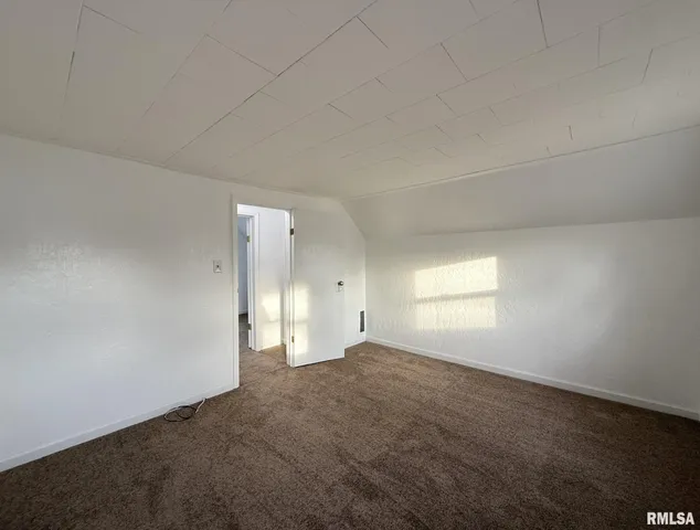 $99,900 | 393 East 5th Street, Woodhull, IL 61490