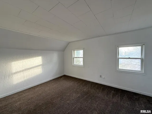 $99,900 | 393 East 5th Street, Woodhull, IL 61490