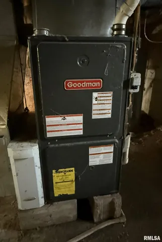 $99,900 | 393 East 5th Street, Woodhull, IL 61490