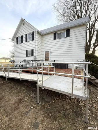 $94,900 | 393 East 5th Street, Woodhull, IL 61490