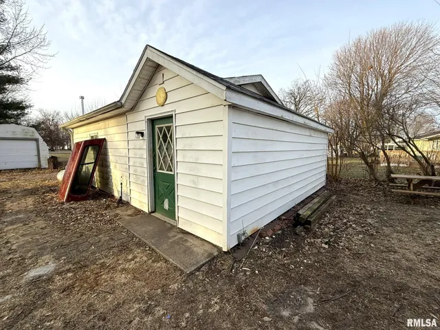 $99,900 | 393 East 5th Street, Woodhull, IL 61490