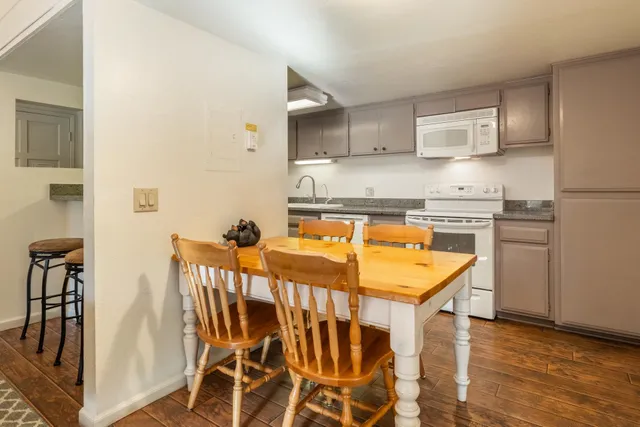 $599,000 | 2289 Sierra Nevada Road, Unit C8, Mammoth Lakes, CA 93546