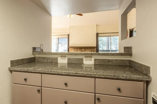 $599,000 | 2289 Sierra Nevada Road, Unit C8, Mammoth Lakes, CA 93546