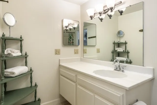 $599,000 | 2289 Sierra Nevada Road, Unit C8, Mammoth Lakes, CA 93546