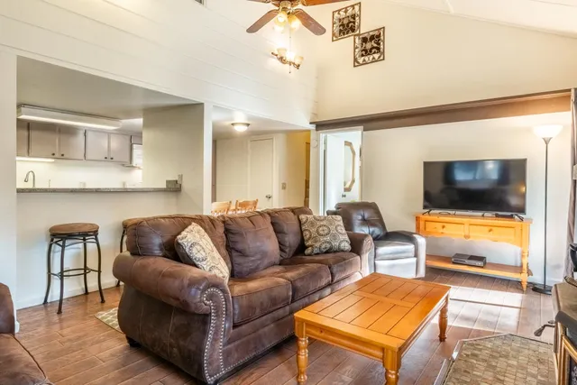 $599,000 | 2289 Sierra Nevada Road, Unit C8, Mammoth Lakes, CA 93546