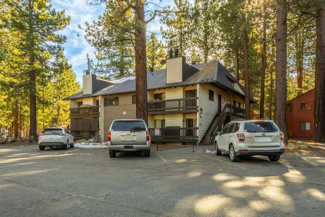 $599,000 | 2289 Sierra Nevada Road, Unit C8, Mammoth Lakes, CA 93546