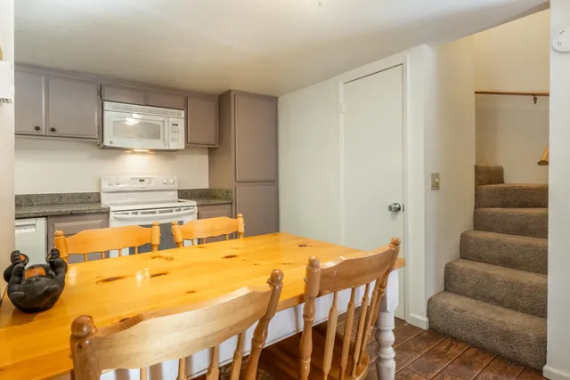 $599,000 | 2289 Sierra Nevada Road, Unit C8, Mammoth Lakes, CA 93546