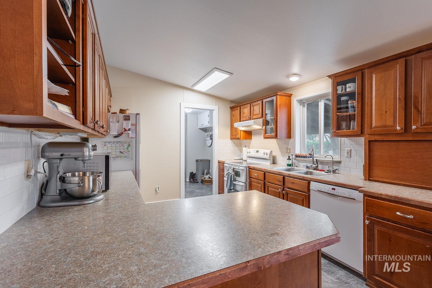 8262 Snake Lane Caldwell, ID 83607 - Photo 6 of 36 Gallery Image 6