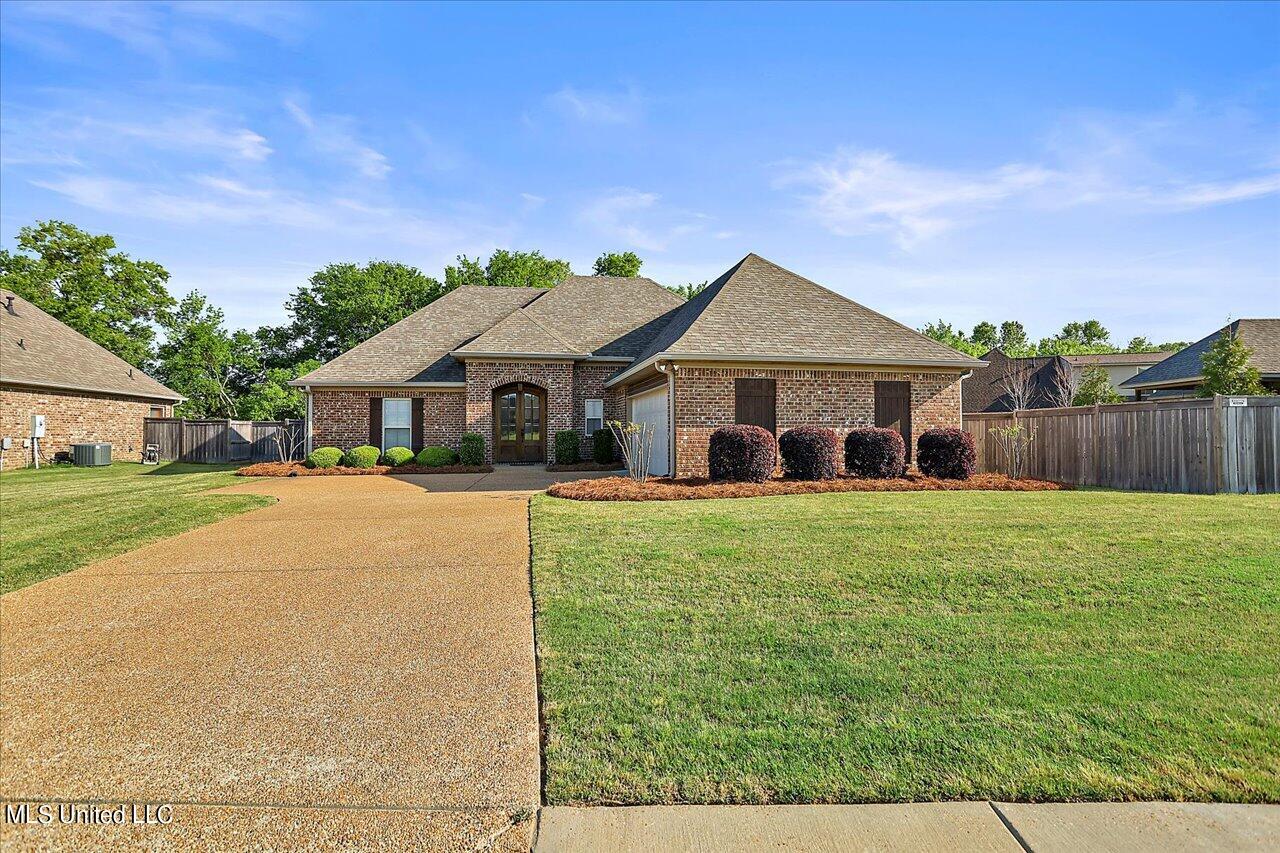 1995 East Ridge Circle Madison, MS 39110 - Photo 1 of 38 front of house
