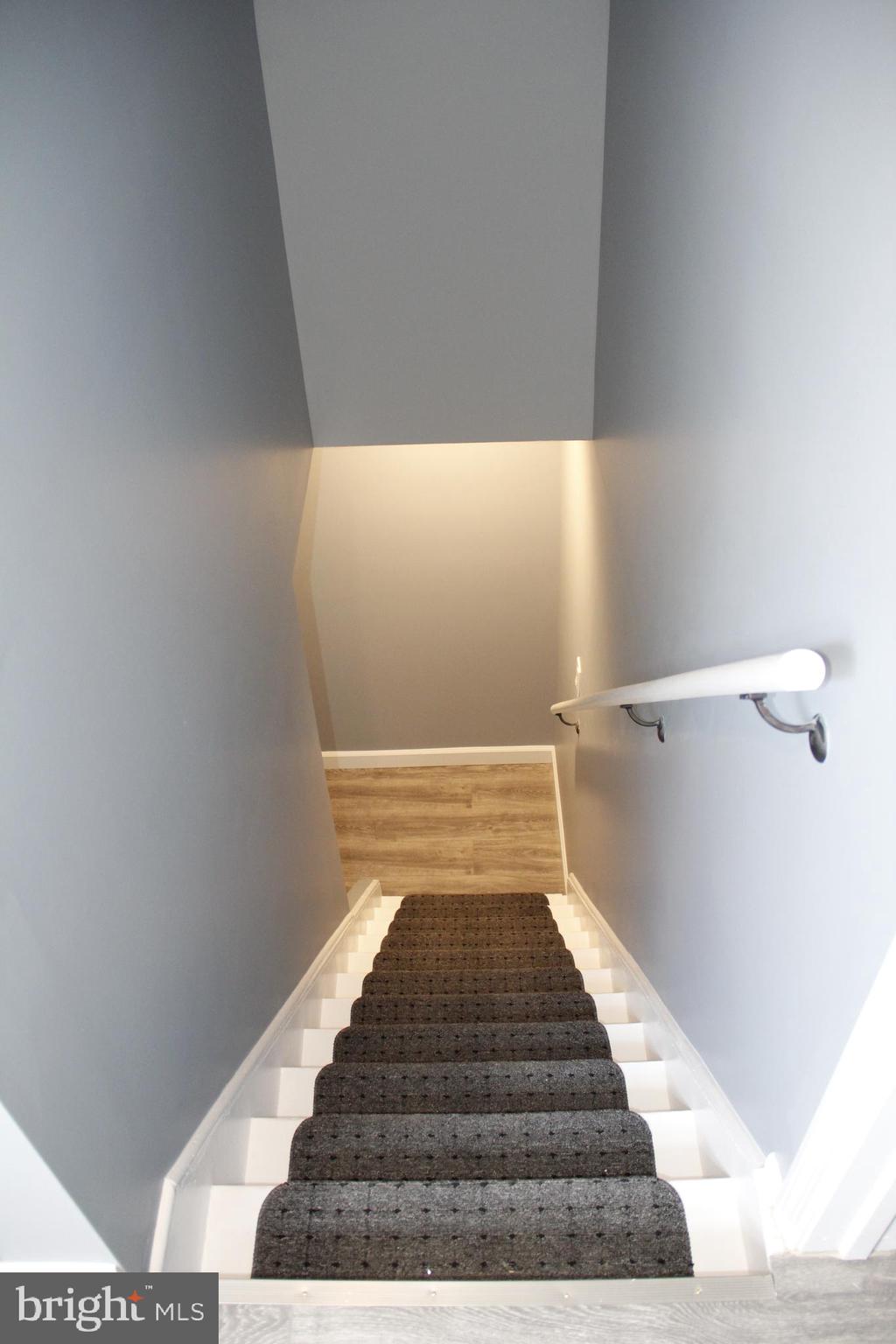 213 Main Street Hamilton, NJ 08620 - Photo 13 of 48