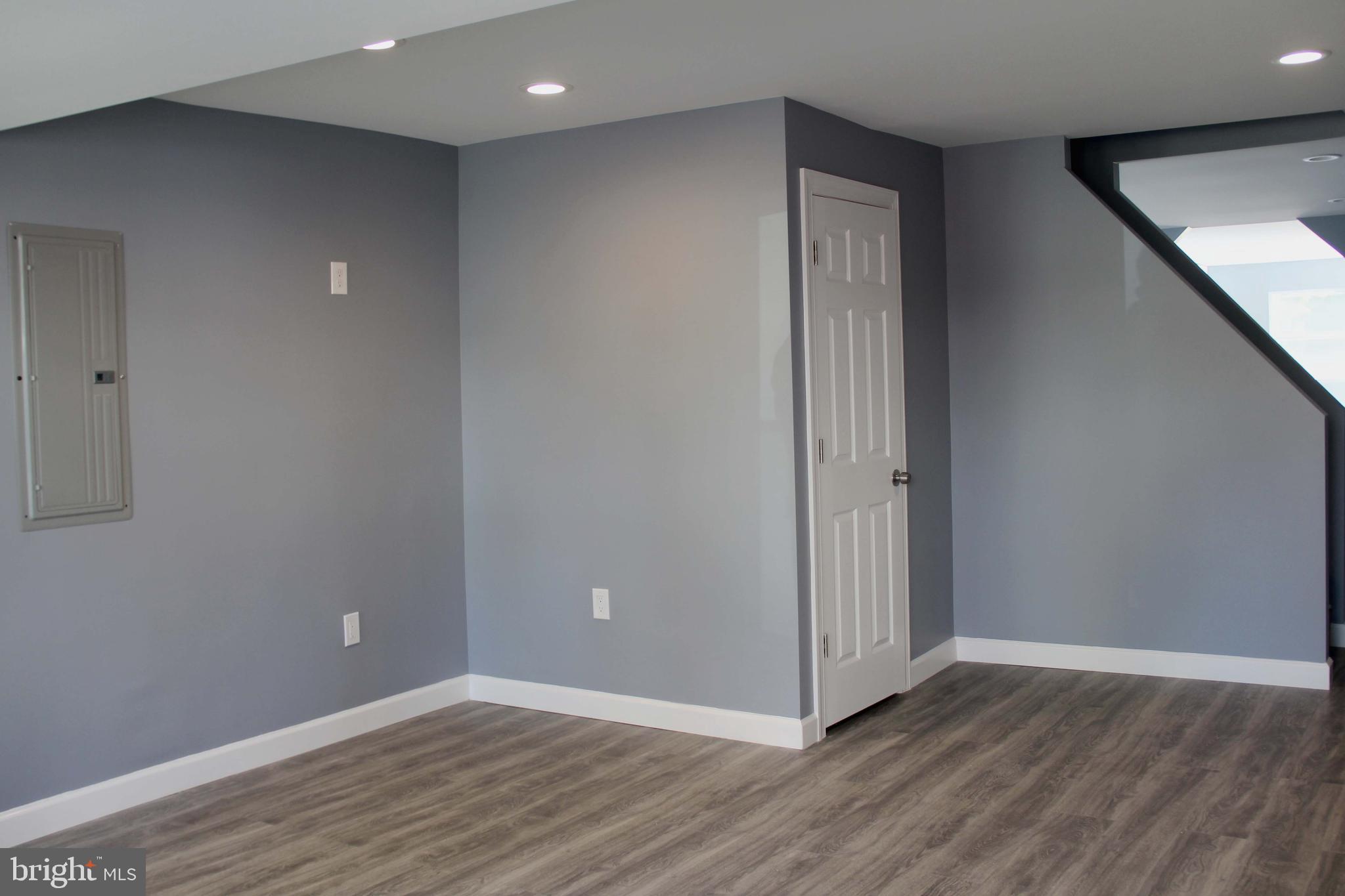 213 Main Street Hamilton, NJ 08620 - Photo 4 of 48