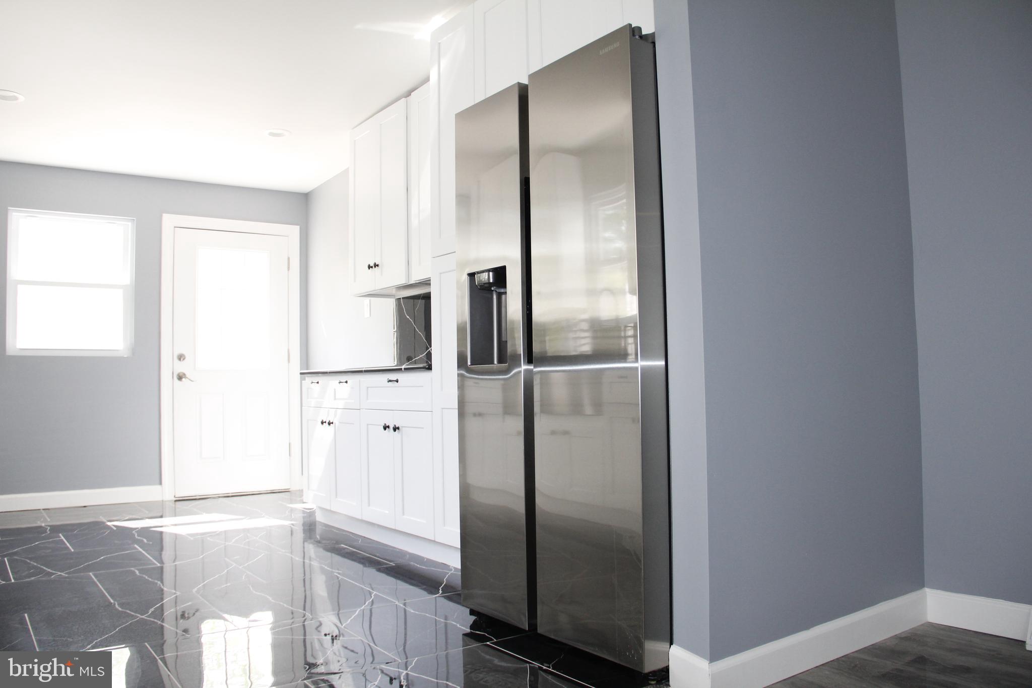 213 Main Street Hamilton, NJ 08620 - Photo 8 of 48